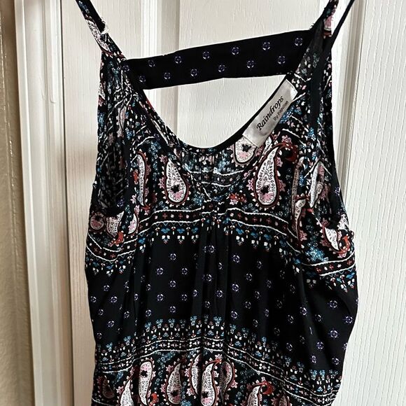 BLACK Slip Cut Out Maxi Dress
Raindrops by Papillon V-Neck Brat Summer Md NWT - Picture 8 of 16
